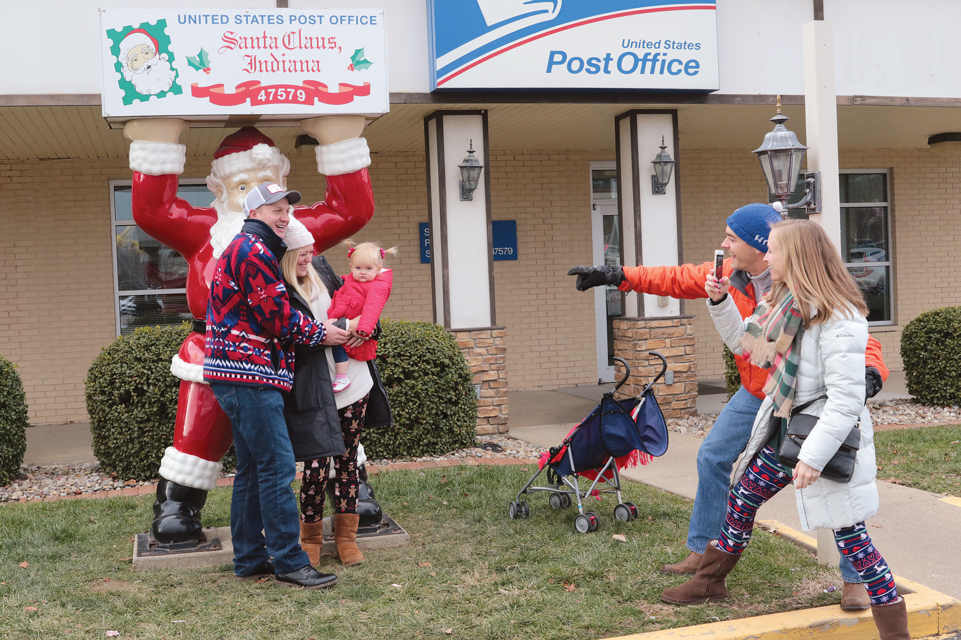 America’s Christmas Hometown in Santa Claus, Indiana (photo courtesy of santaclausind.org) America’s Christmas Hometown in Santa Claus, Indiana (photo courtesy of santaclausind.org)