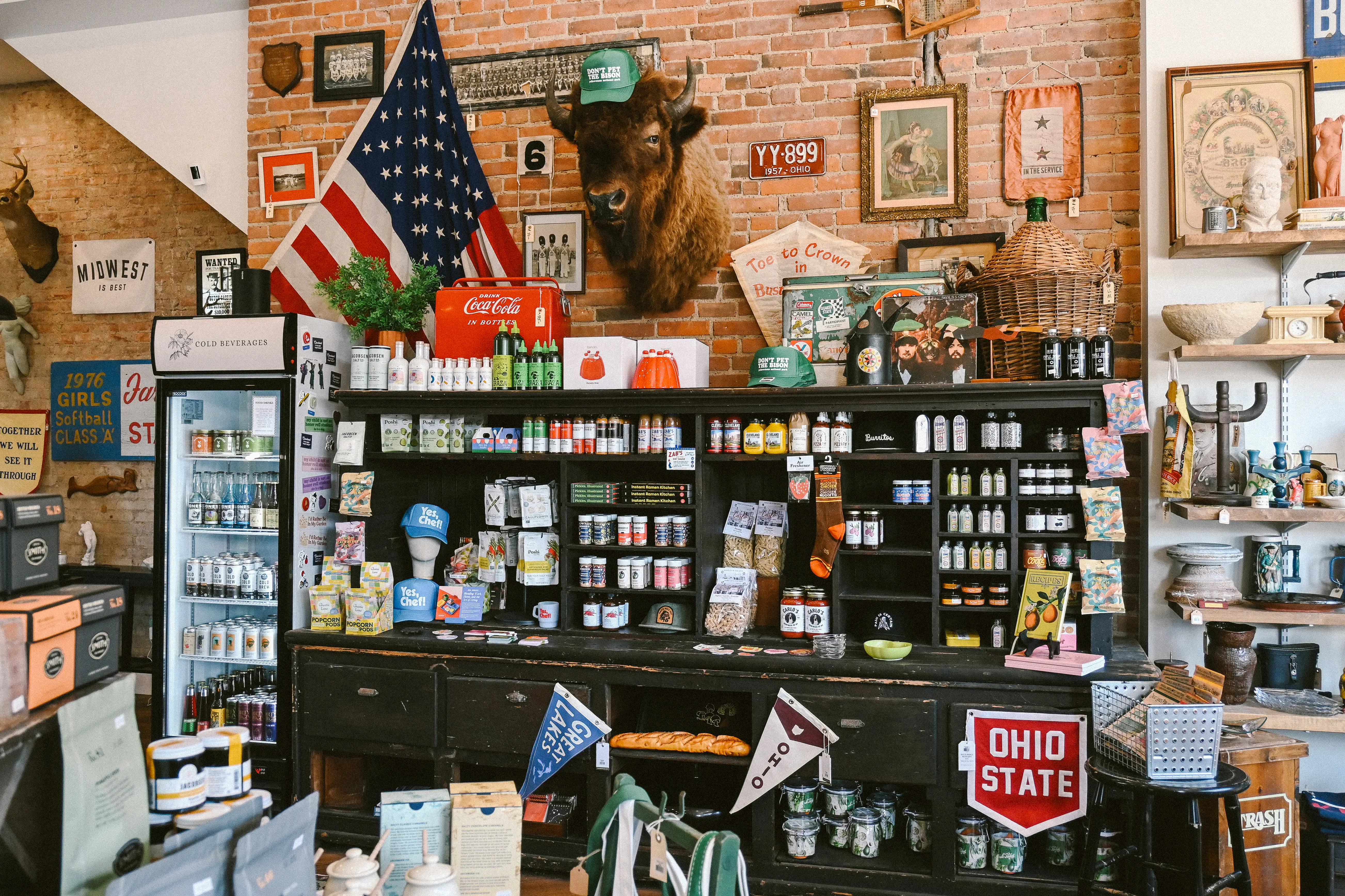CS Folk Marries an Antique Store and a Gift Shop in a Harmonious Pairing