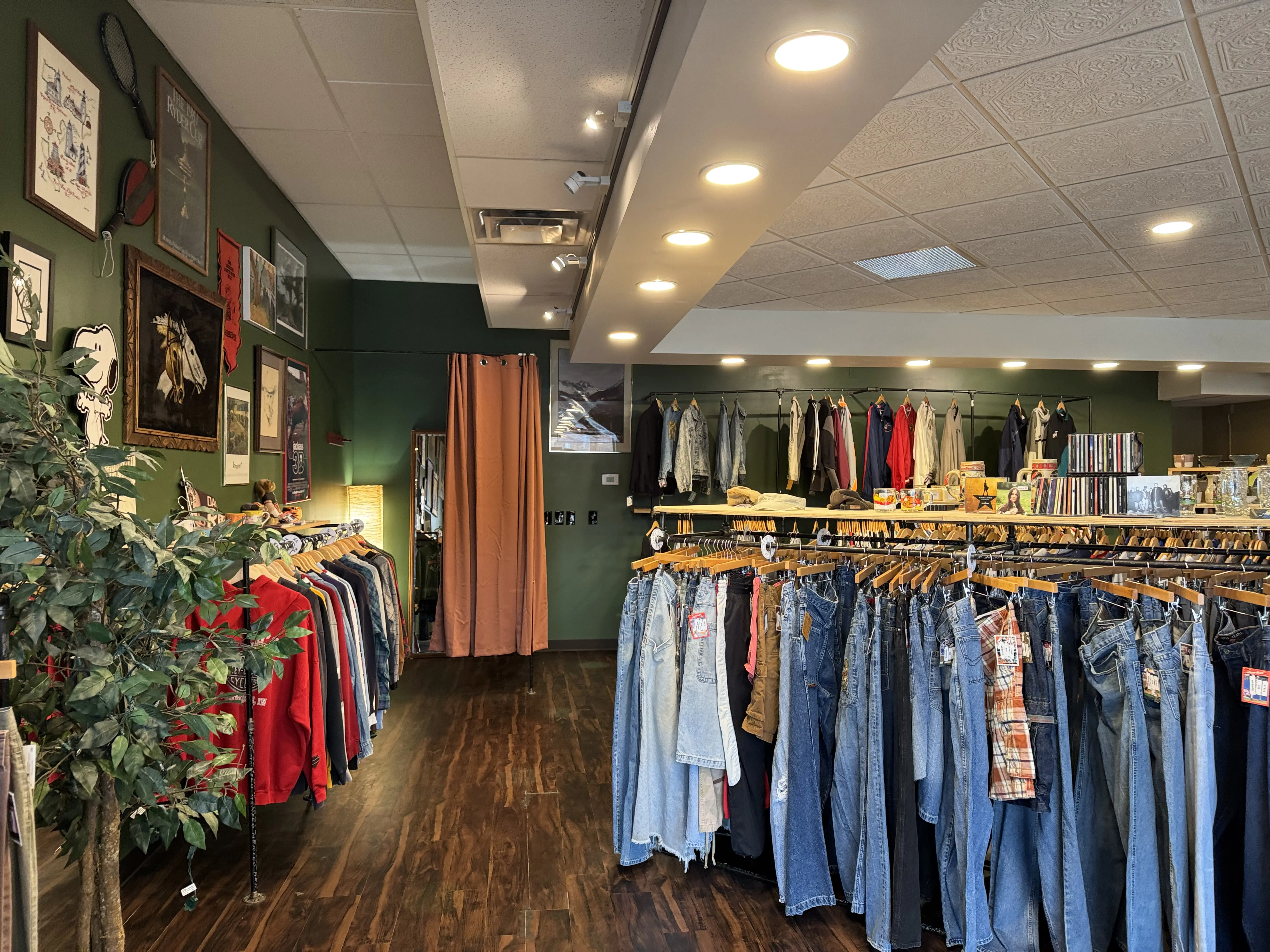 The Thrifting Tree Offers Berea a Quality Vintage Shopping Experience
