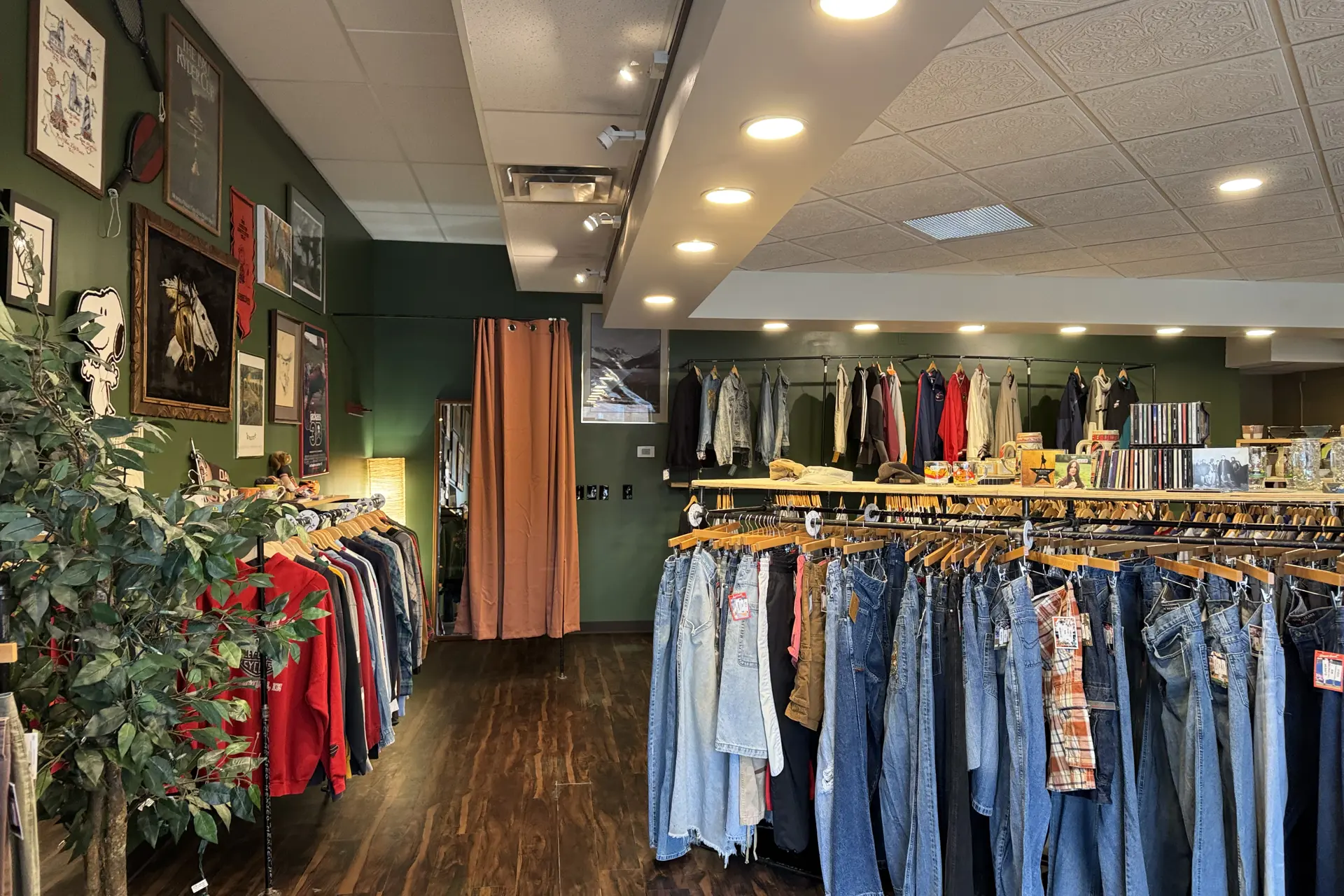 The Thrifting Tree Offers Berea a Quality Vintage Shopping Experience