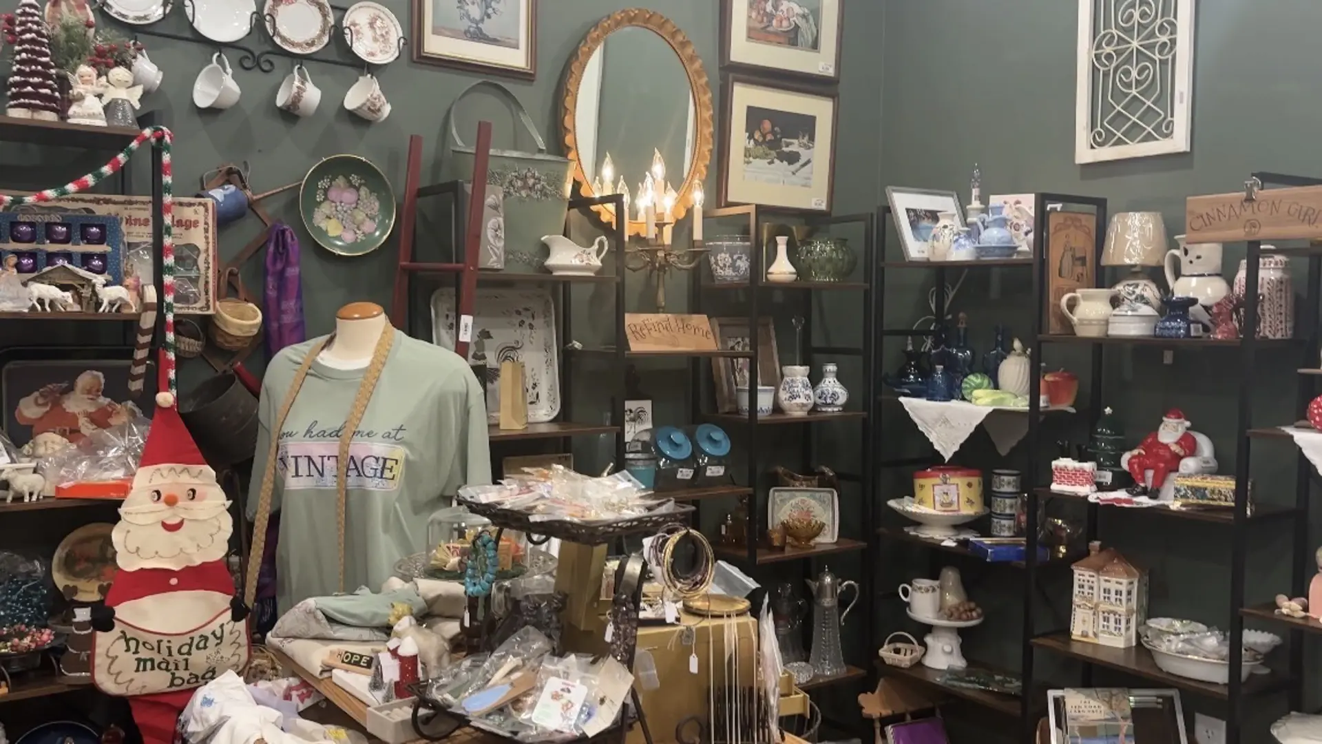 displays at Vintage Hollow