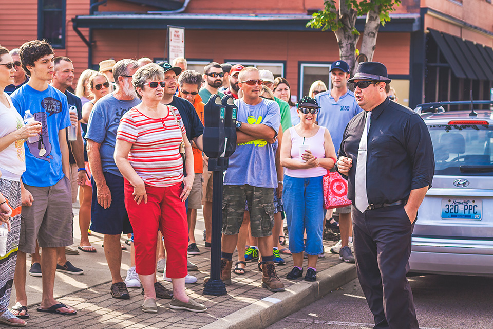 People on Newport Gangster Tour in Newport, Kentucky (photo courtesy of American Legacy Tours) People on Newport Gangster Tour in Newport, Kentucky (photo courtesy of American Legacy Tours)