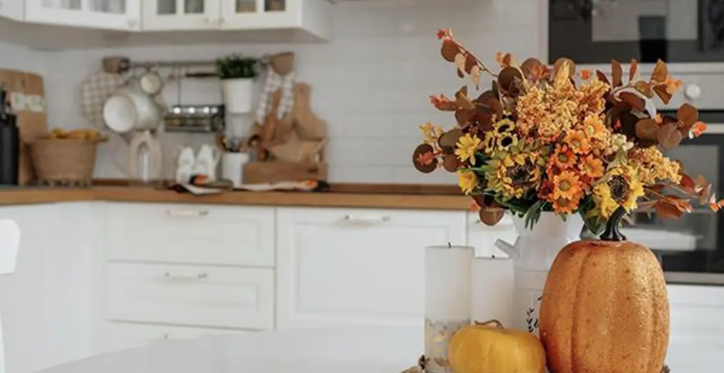 Smoke and Sugar, Cleveland Candle Co., Courtesy Shutterstock Images, Everyday Connor, RVD Cleveland, YaYa & Co.