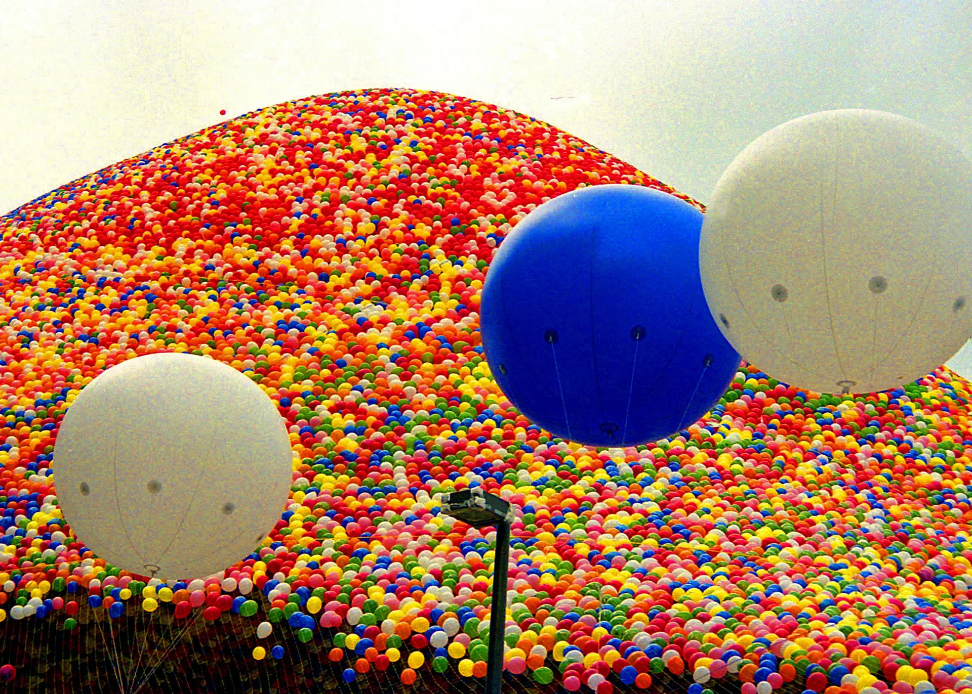 Balloons crowd the bin at Public Square, ready for release, as Cleveland’s United Way makes its bid for a Guinness World Record in September 1986.