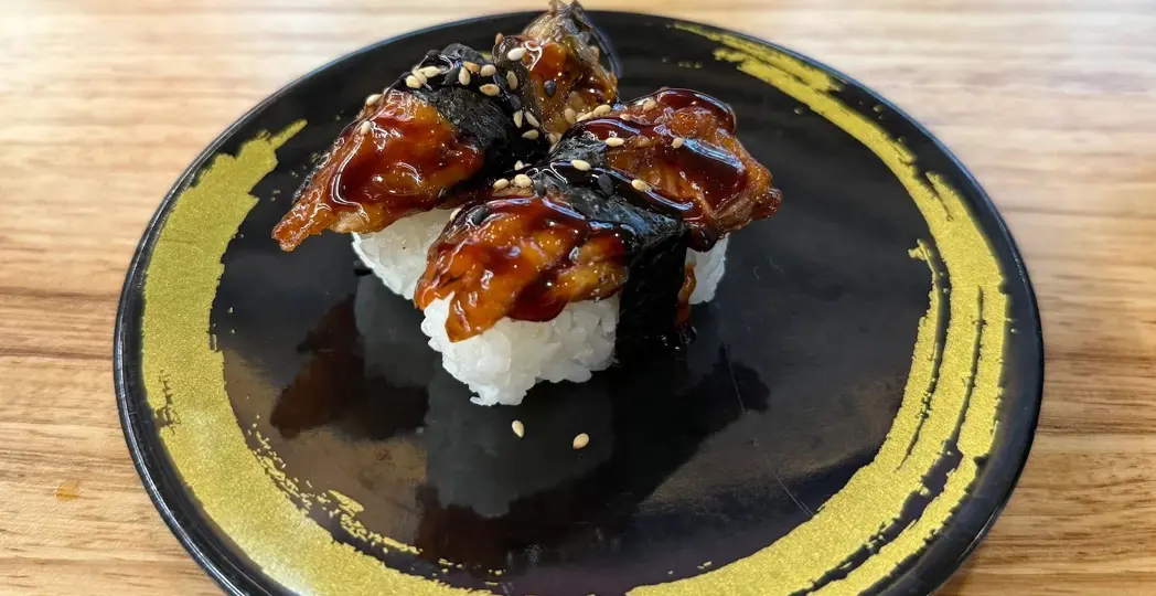 PHOTOGRAPHED BY DOUGLAS TRATTNER