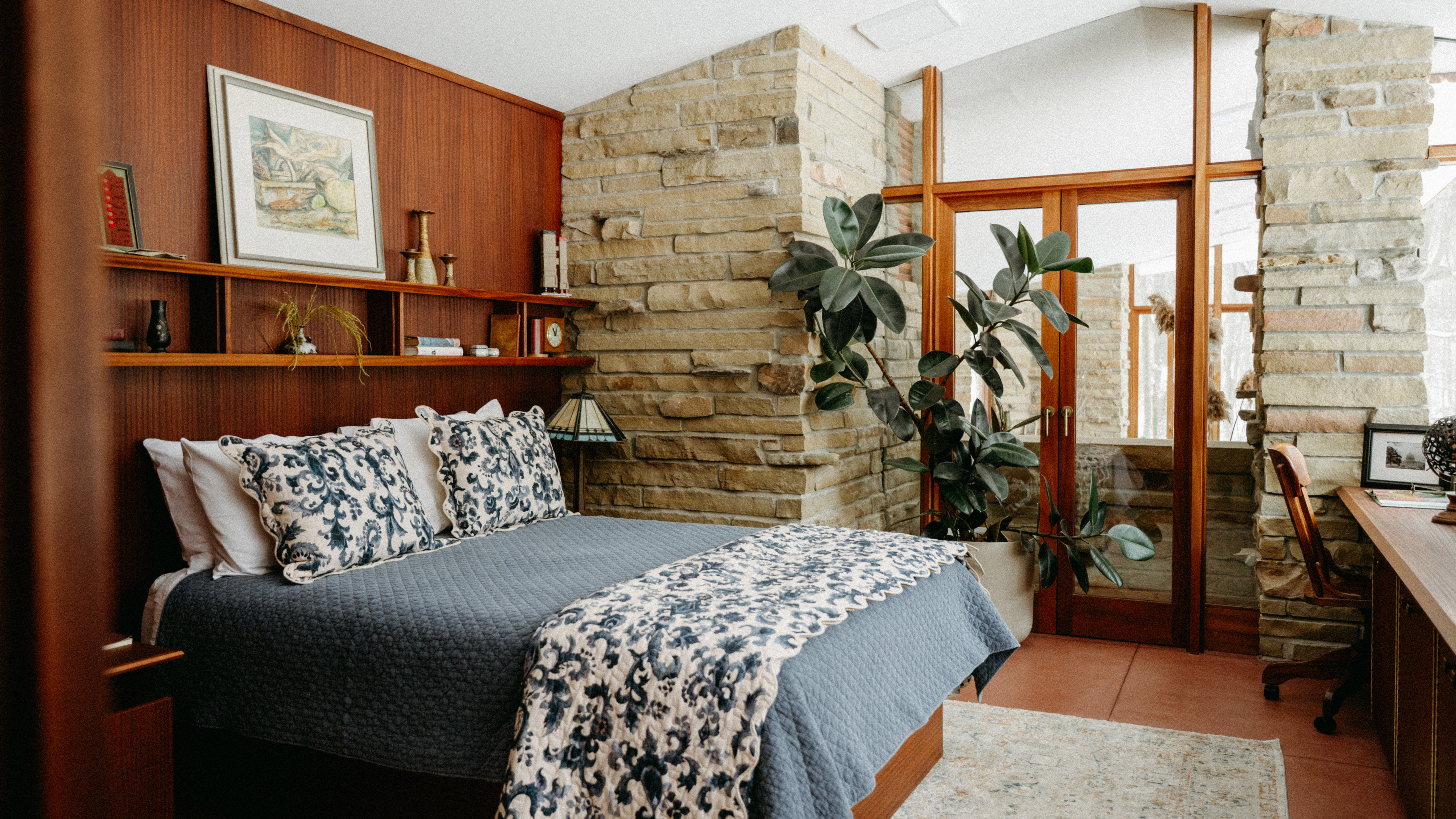 RiverRock's first bedroom features an indoor Juliet balcony. | Photographed by Suzuran Photography