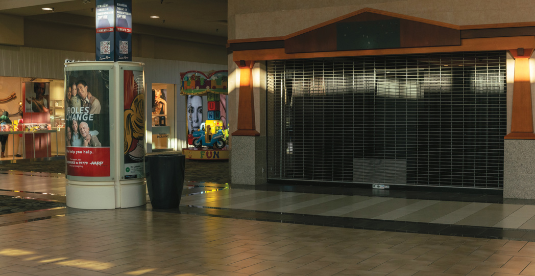 Great Lakes Mall in Mentor, Ohio | PHOTOGRAPHED BY DANIEL LOZADA