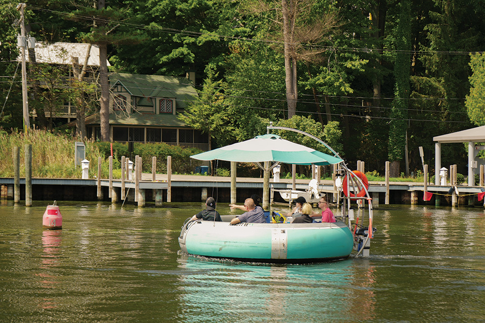 People on retro donut boats on a donut boat rental in Saugatuck, Michigan (photo courtesy of Retro Boat Rentals) People on retro donut boats on a donut boat rental in Saugatuck, Michigan (photo courtesy of Retro Boat Rentals)