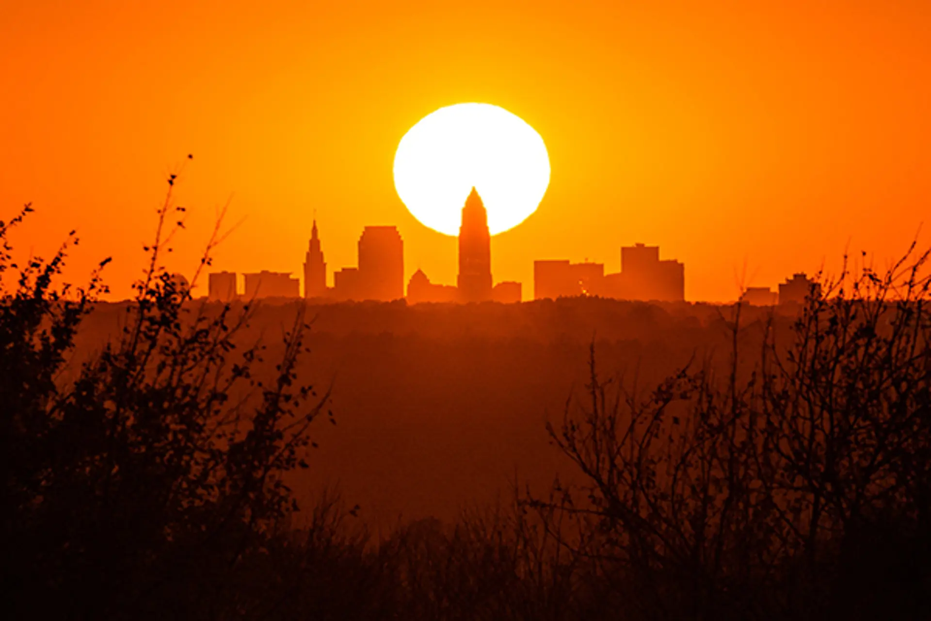 After a Sizzling Summer, Cleveland Braces for a Warmer Fall