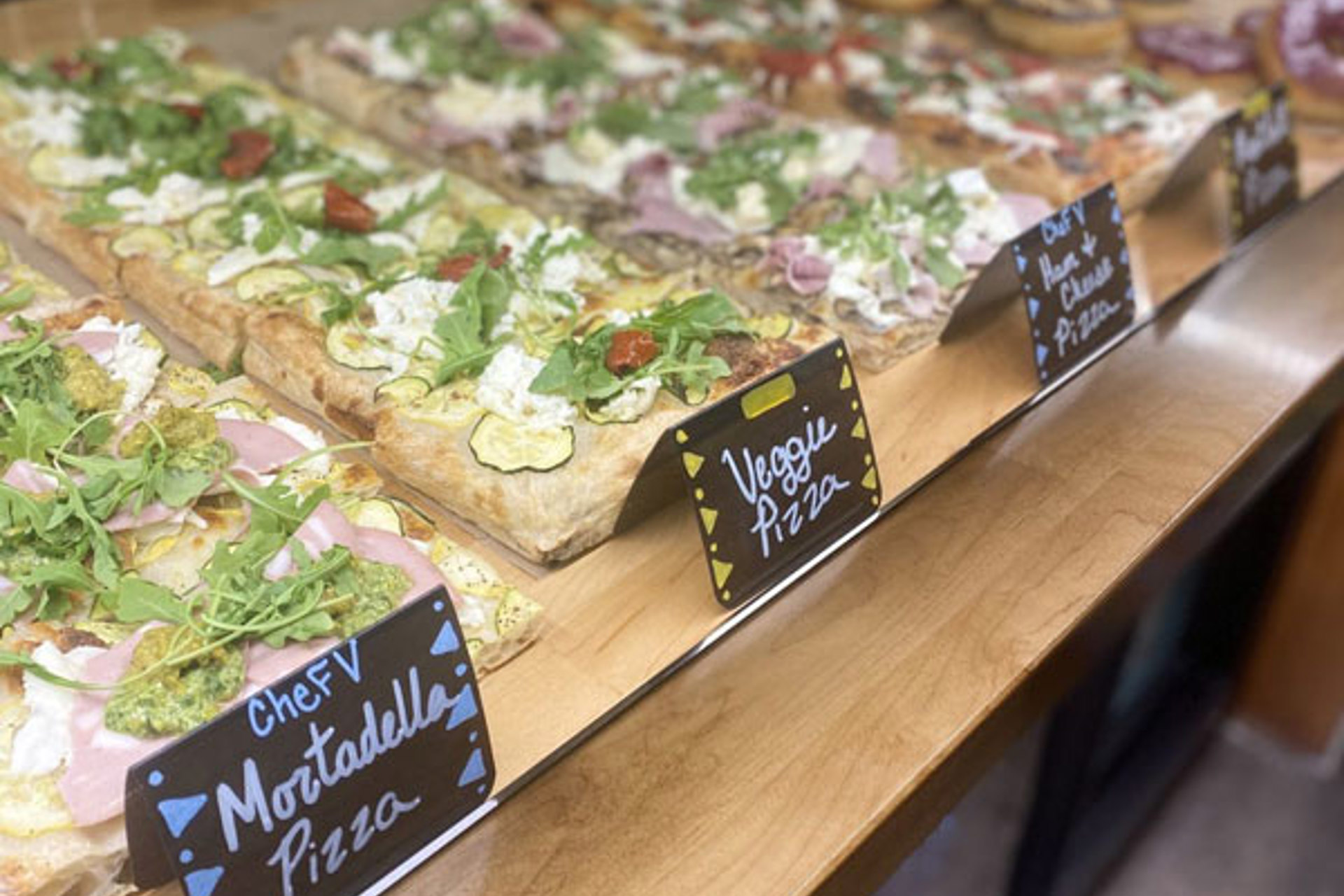 Citizen Pie Roman Cafe on East Fourth Street to Close