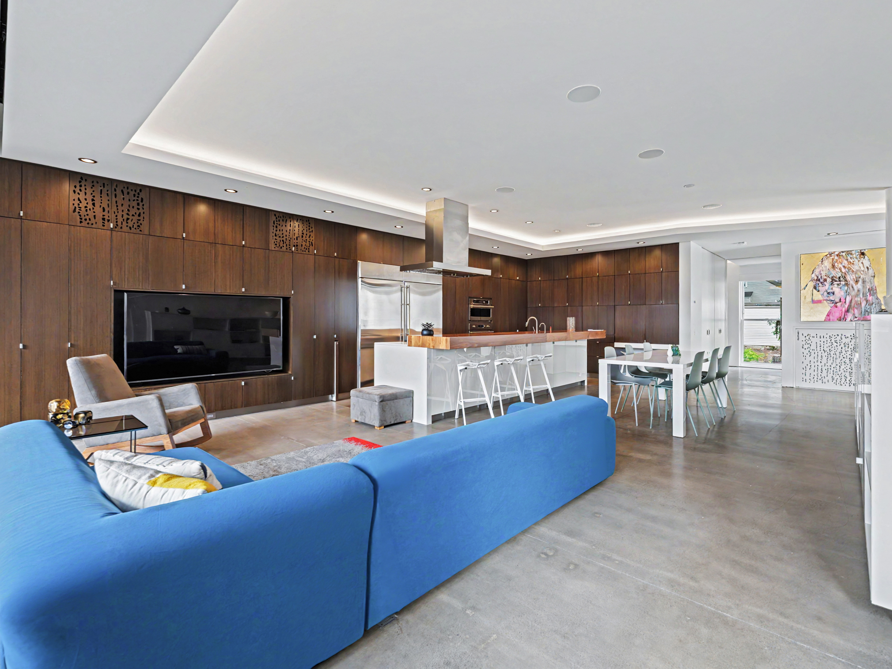 kitchen/living area