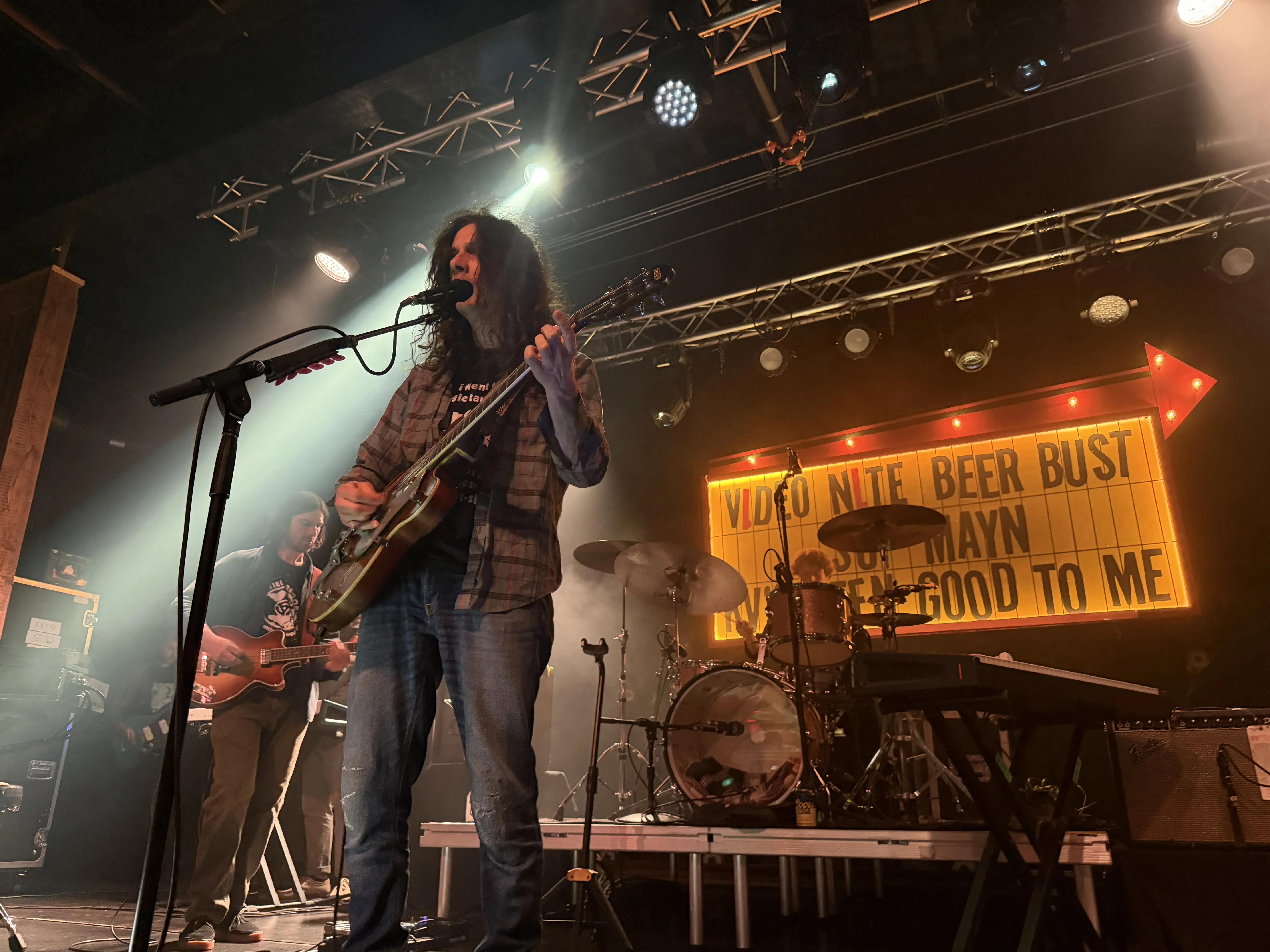 Kurt Vile Brings Hazy, Philly Vibes to a Packed House at The Roxy: Review