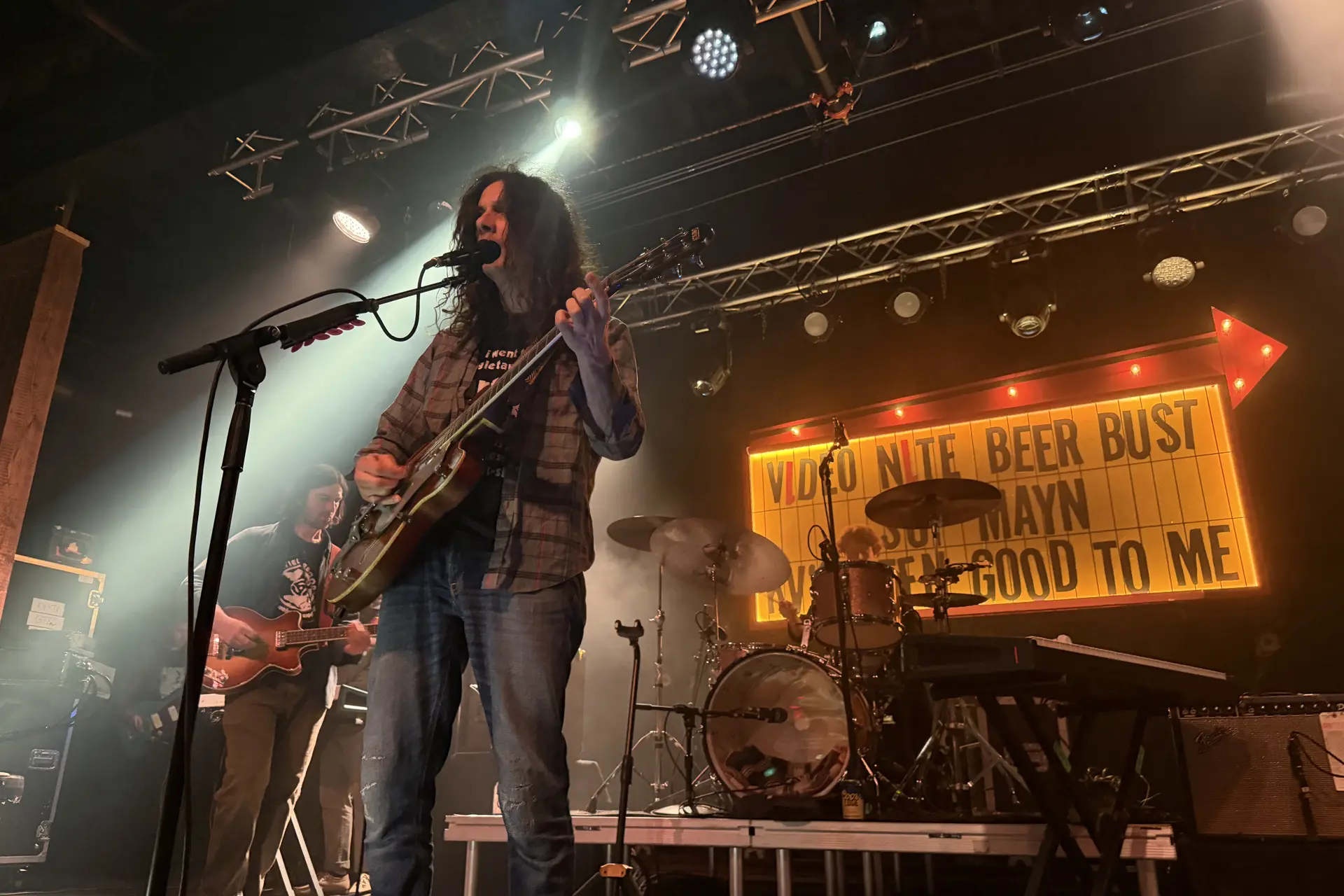 Kurt Vile Brings Hazy, Philly Vibes to a Packed House at The Roxy: Review