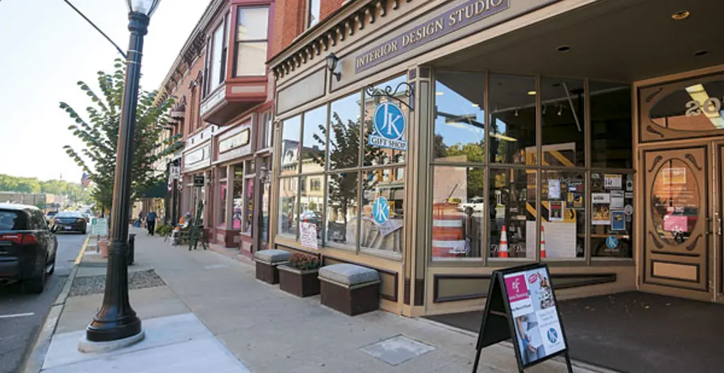 Rachel Exley, Nicole Matthews