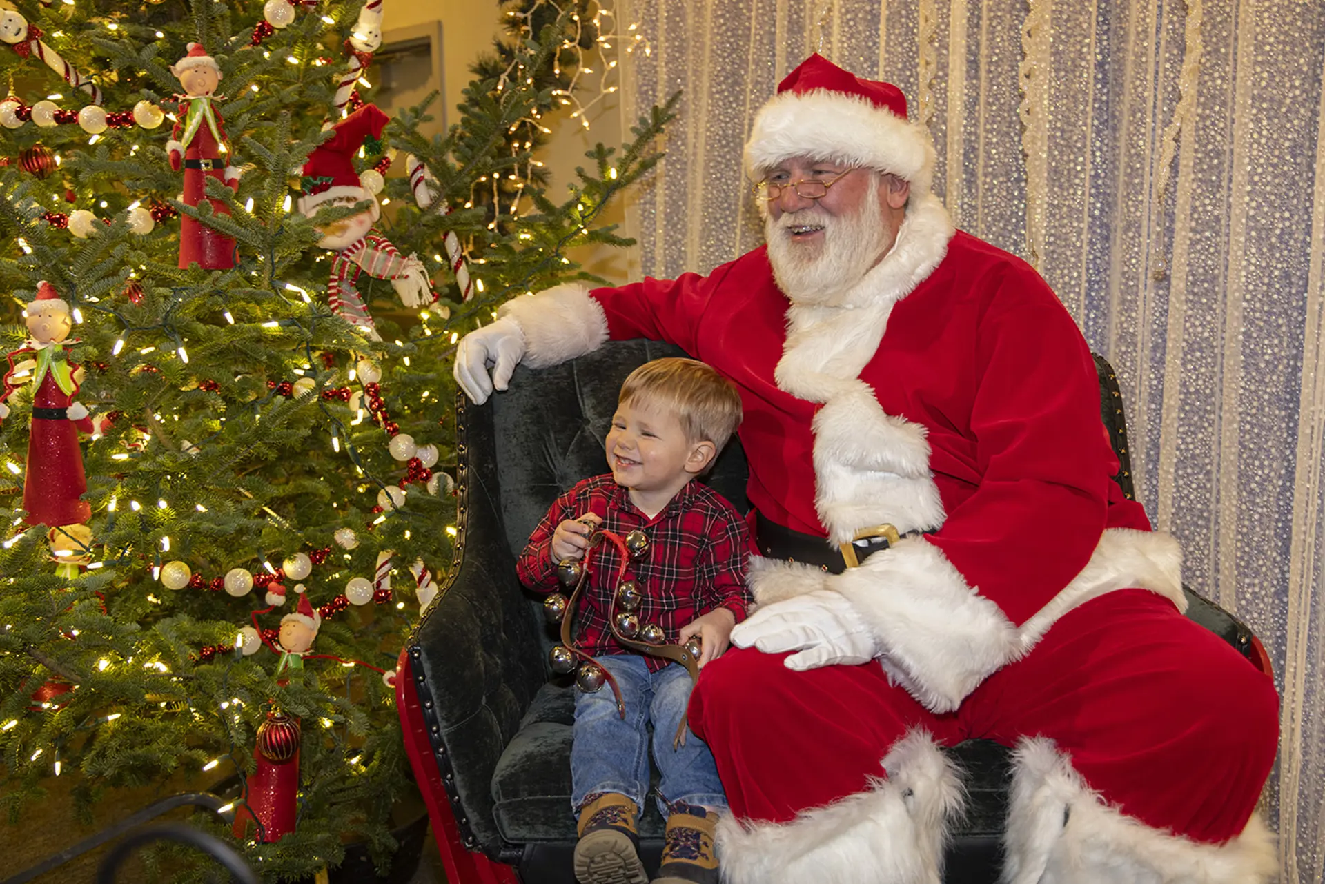 Holiday Ice & Lights Festival  Lake Metroparks Farmpark