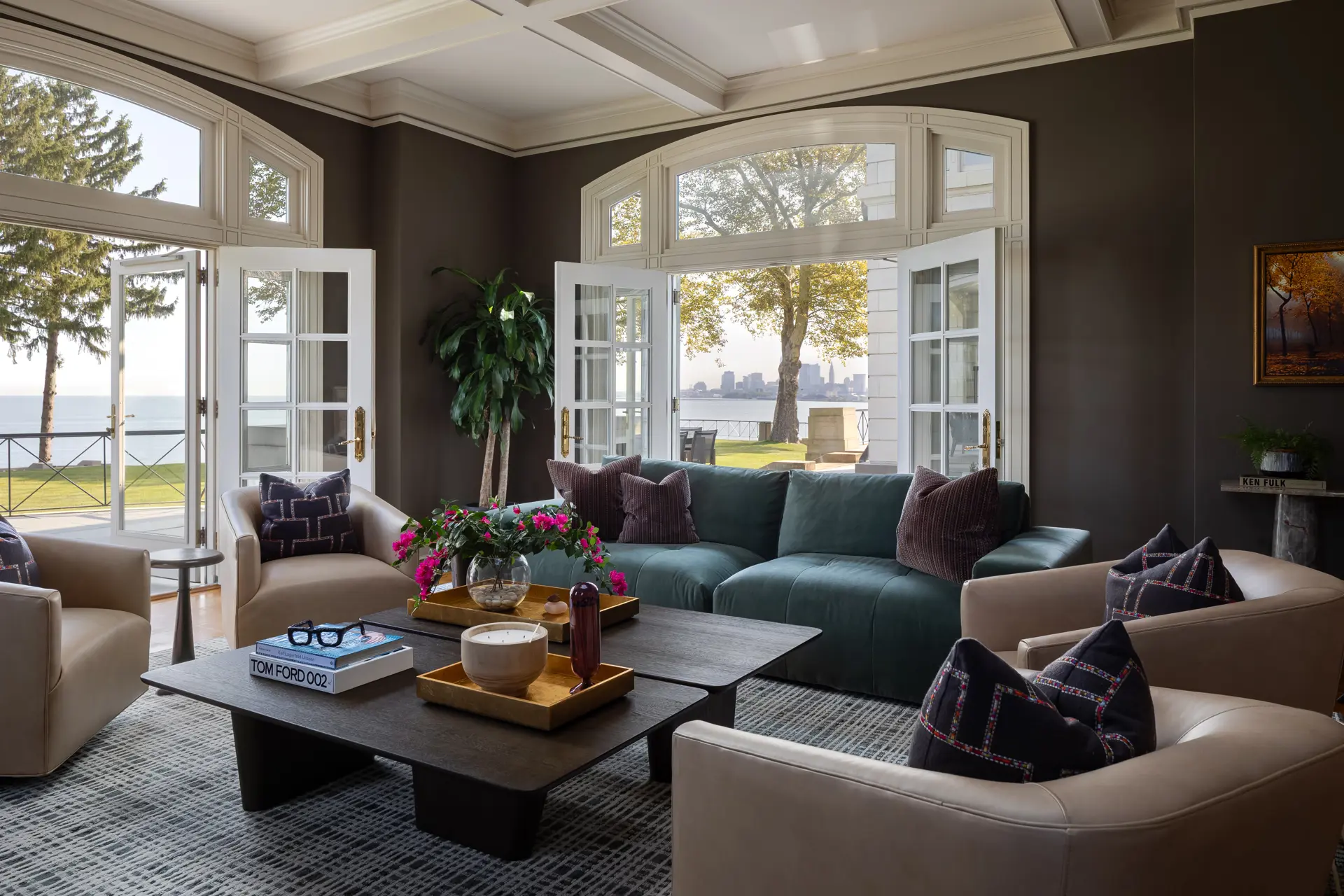 A Century Home on Cleveland’s Lake Erie Shore Blends Contemporary and Traditional Influence