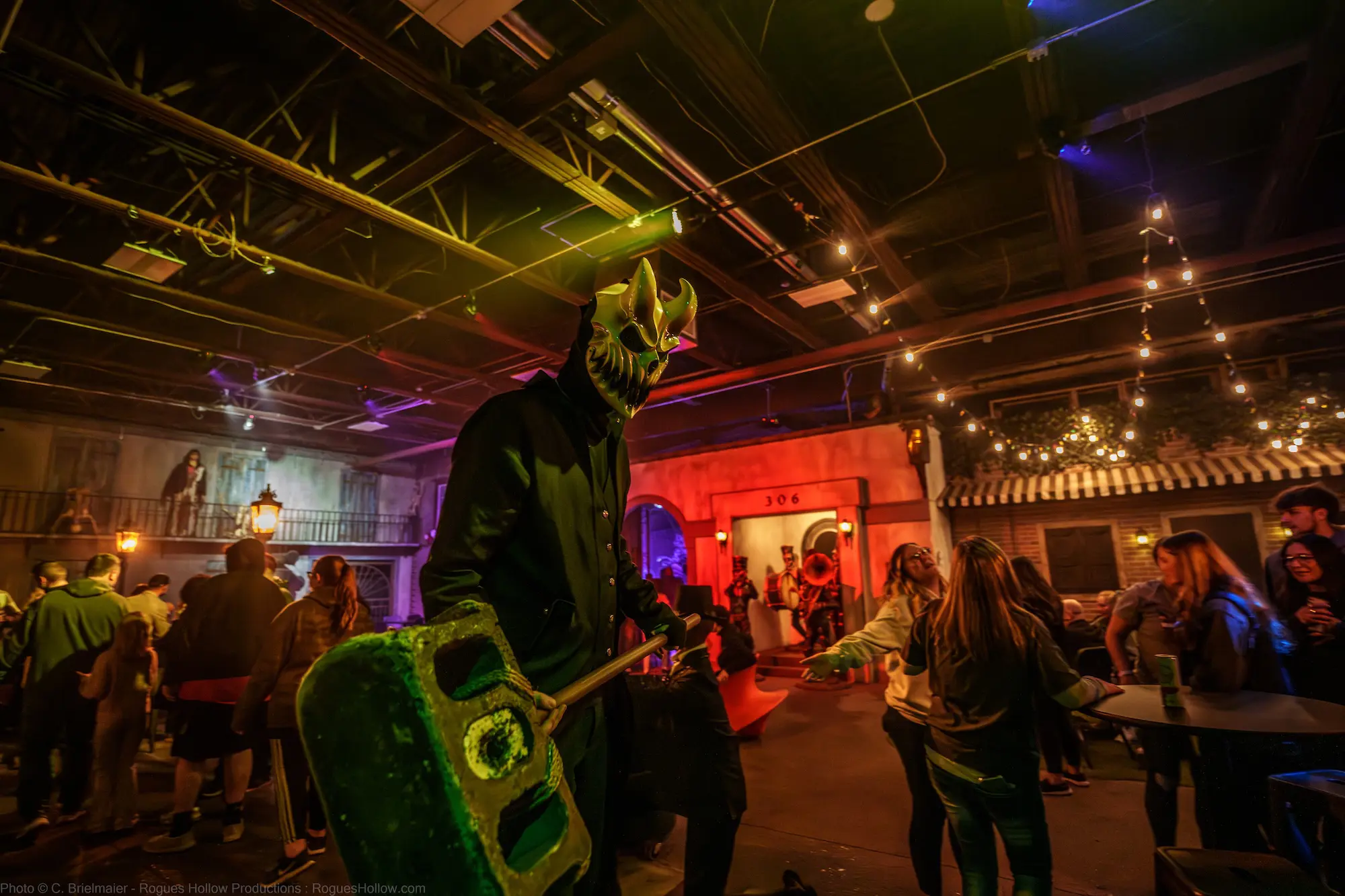 What It’s Like To Be An Actor Behind the Factory of Terror’s Haunts