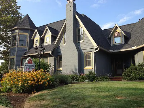 Maribeth Ryan Brings New Life to Riverside Gables Bed and Breakfast