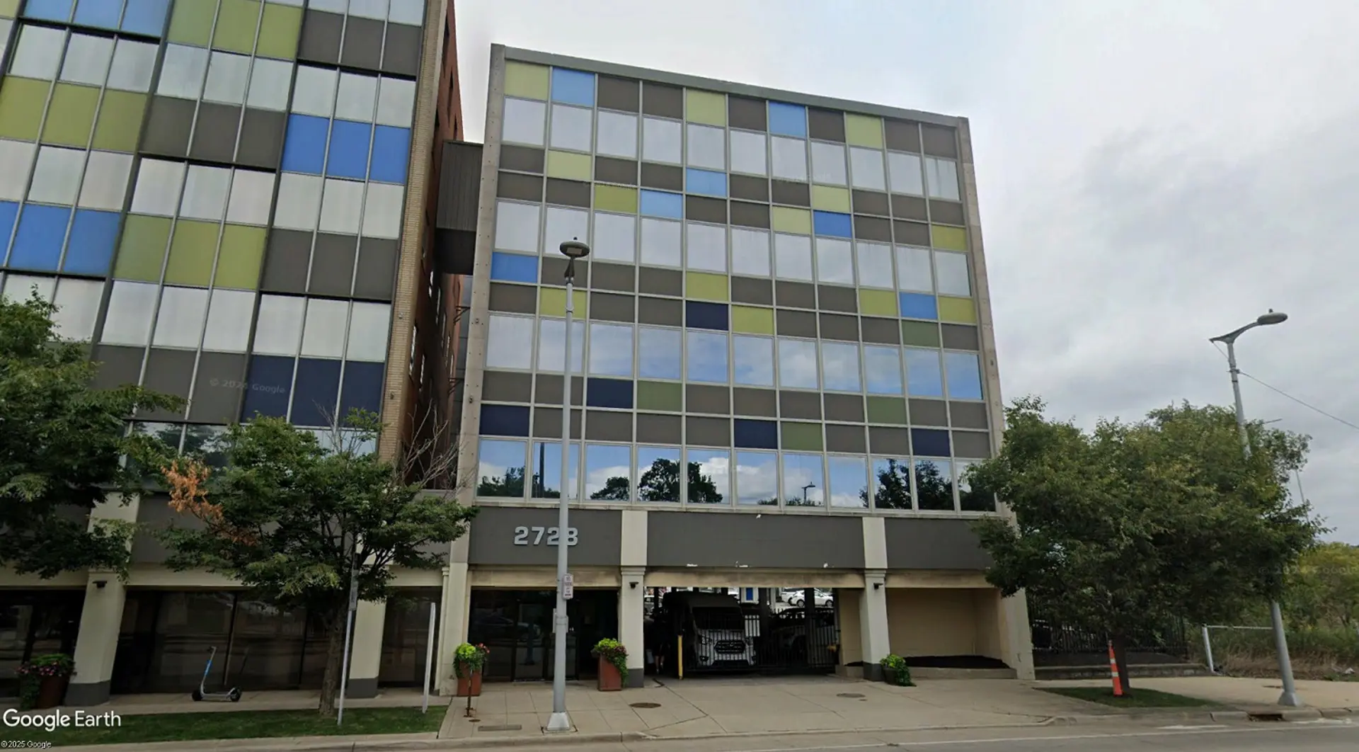The five-story office at right has nothing blocking its view of Downtown Cleveland to the right where the Inner Belt highway is located.