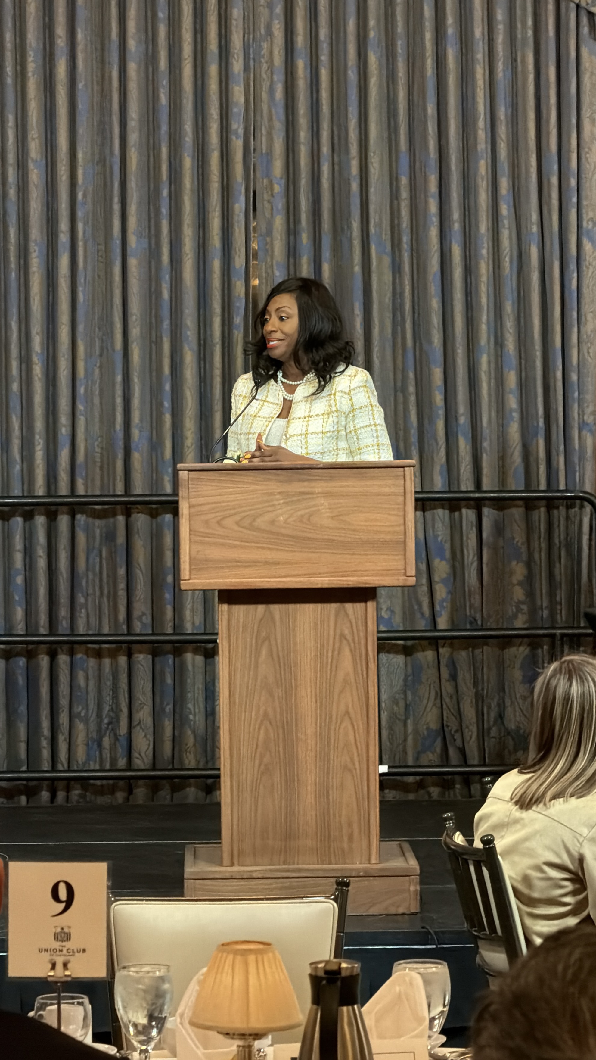 McDonald Hopkins' Teresa Metcalf Beasley at the 2025 Business Hall of Fame & Community Leaders of the Year Awards