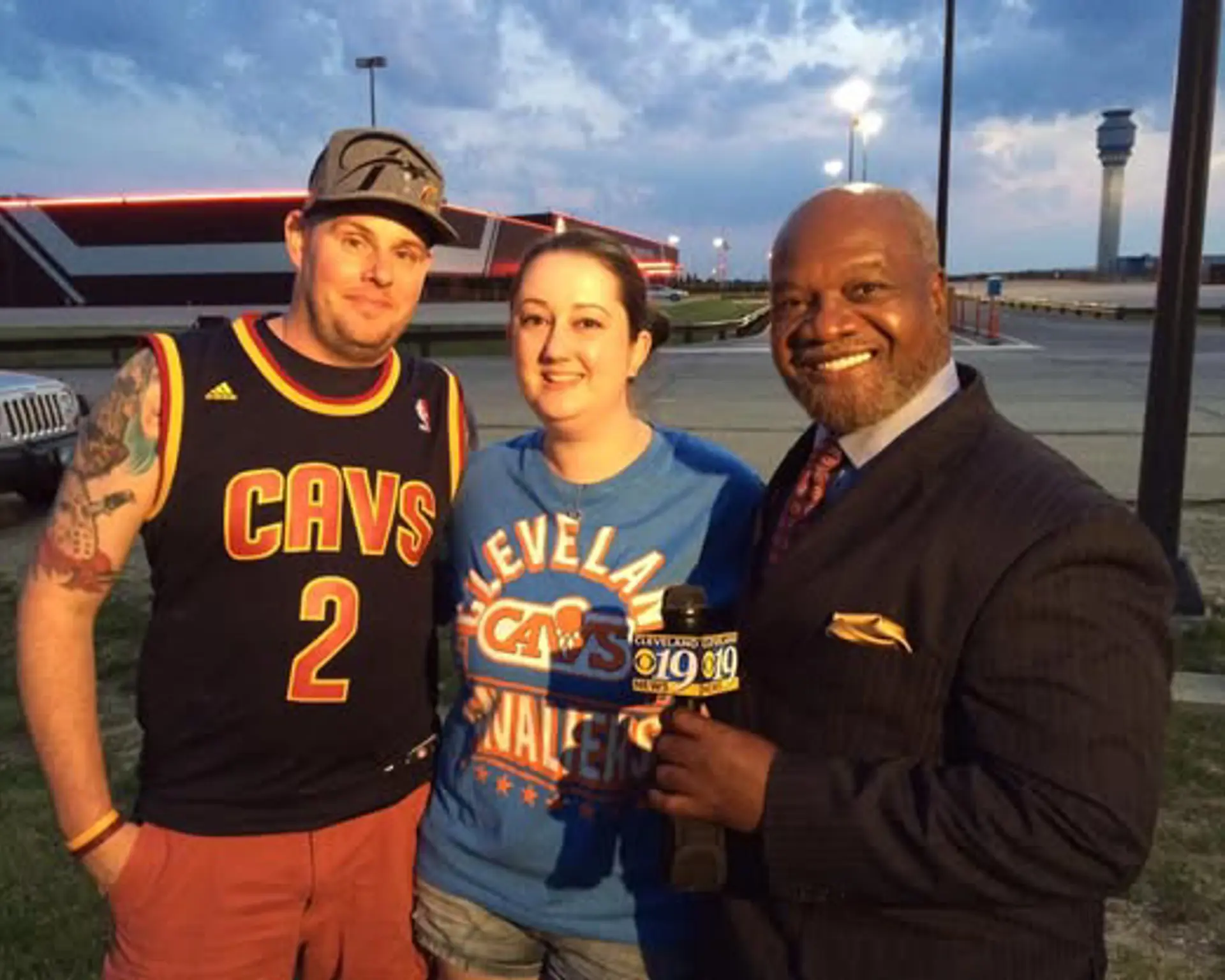 Fans on tv with Harry Boomer