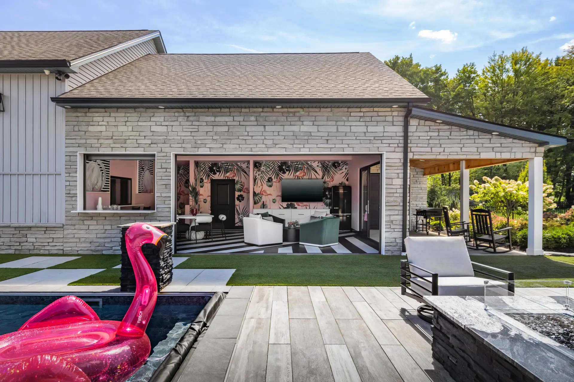 A Tropical Strongsville Pool House Transforms a Suburban Backyard