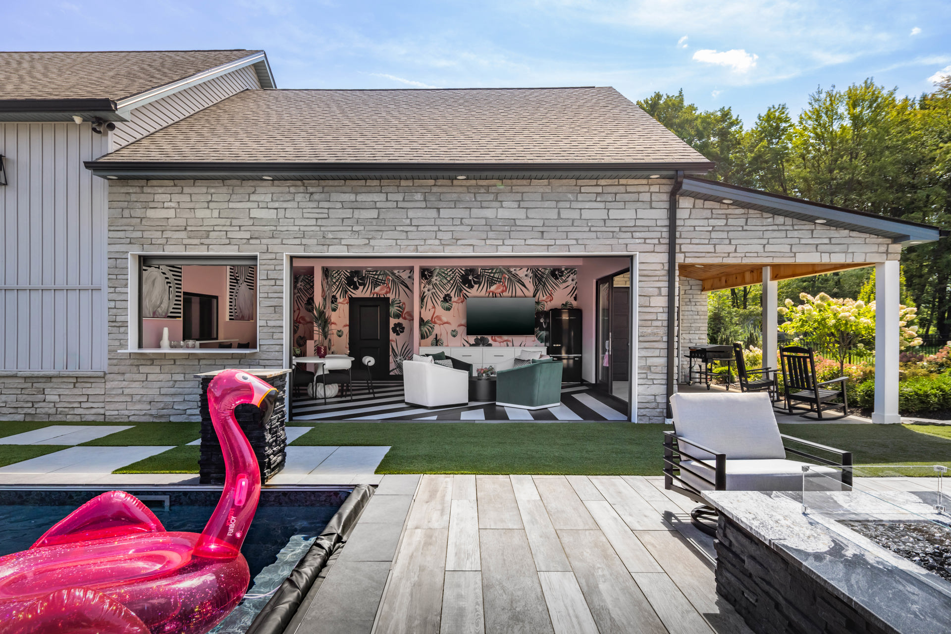 A Tropical Strongsville Pool House Transforms a Suburban Backyard