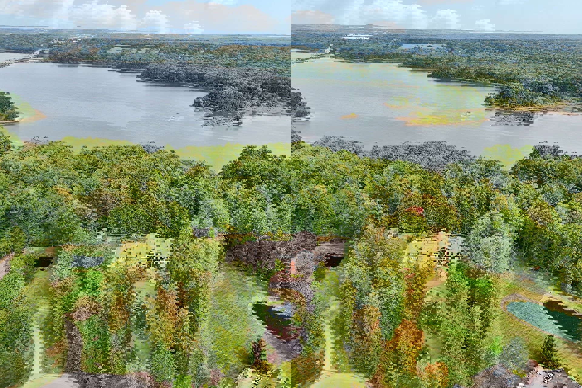 An Auburn Township Home Renovation Boasts Rustic Elegance