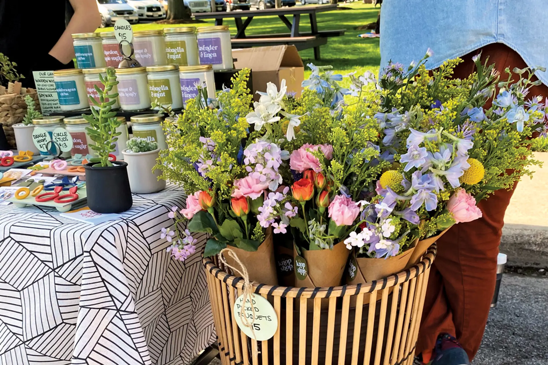 Find Fresh Flavors at Local Farmers Markets: Summer Fun Guide