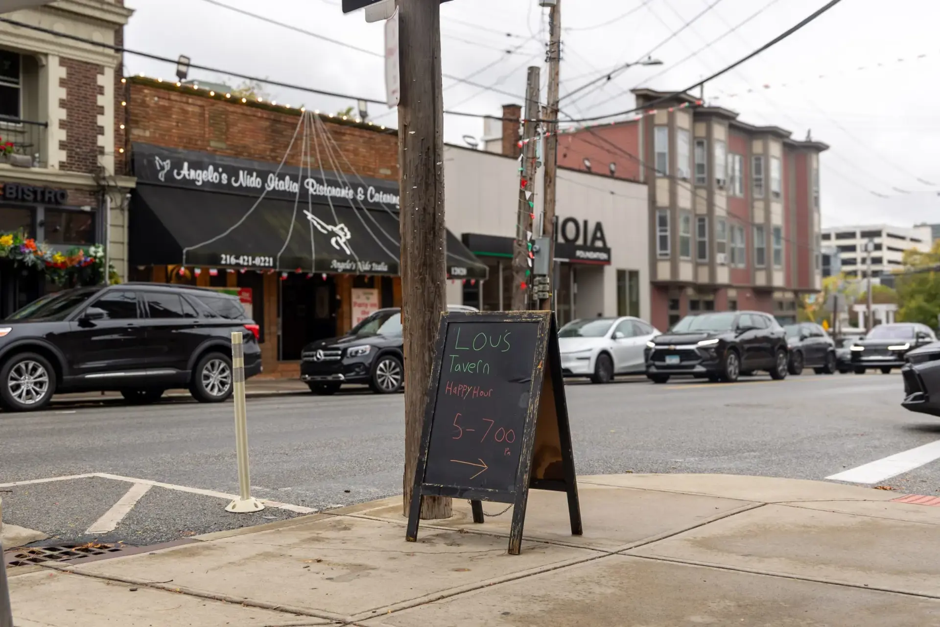 Lou's Tavern Little Italy