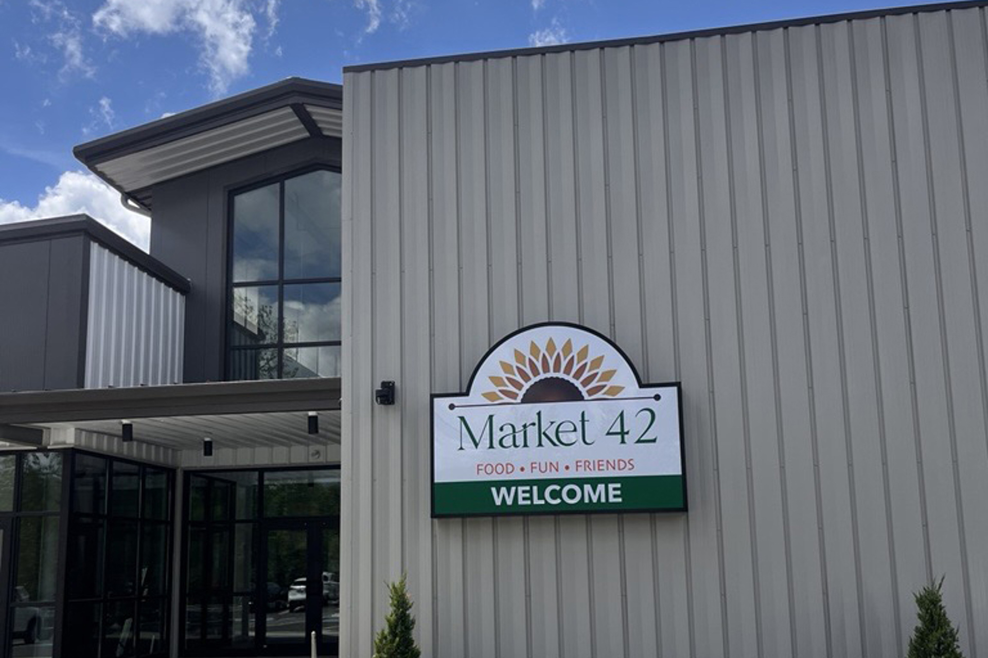 Market 42 Gives Brunswick a Bold New Dining, Entertainment Destination