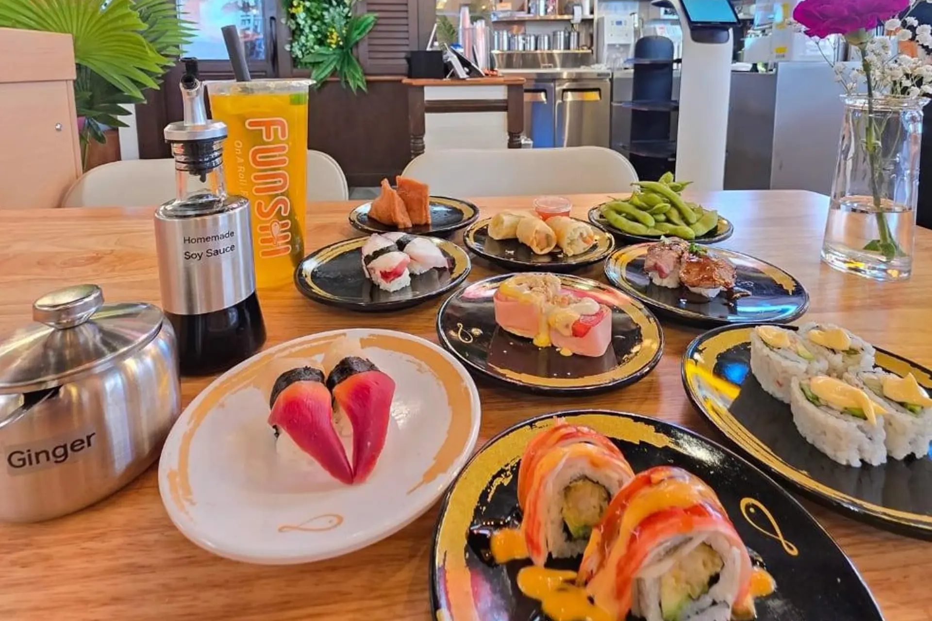 Funshi Revolving sushi cleveland avon beachwood