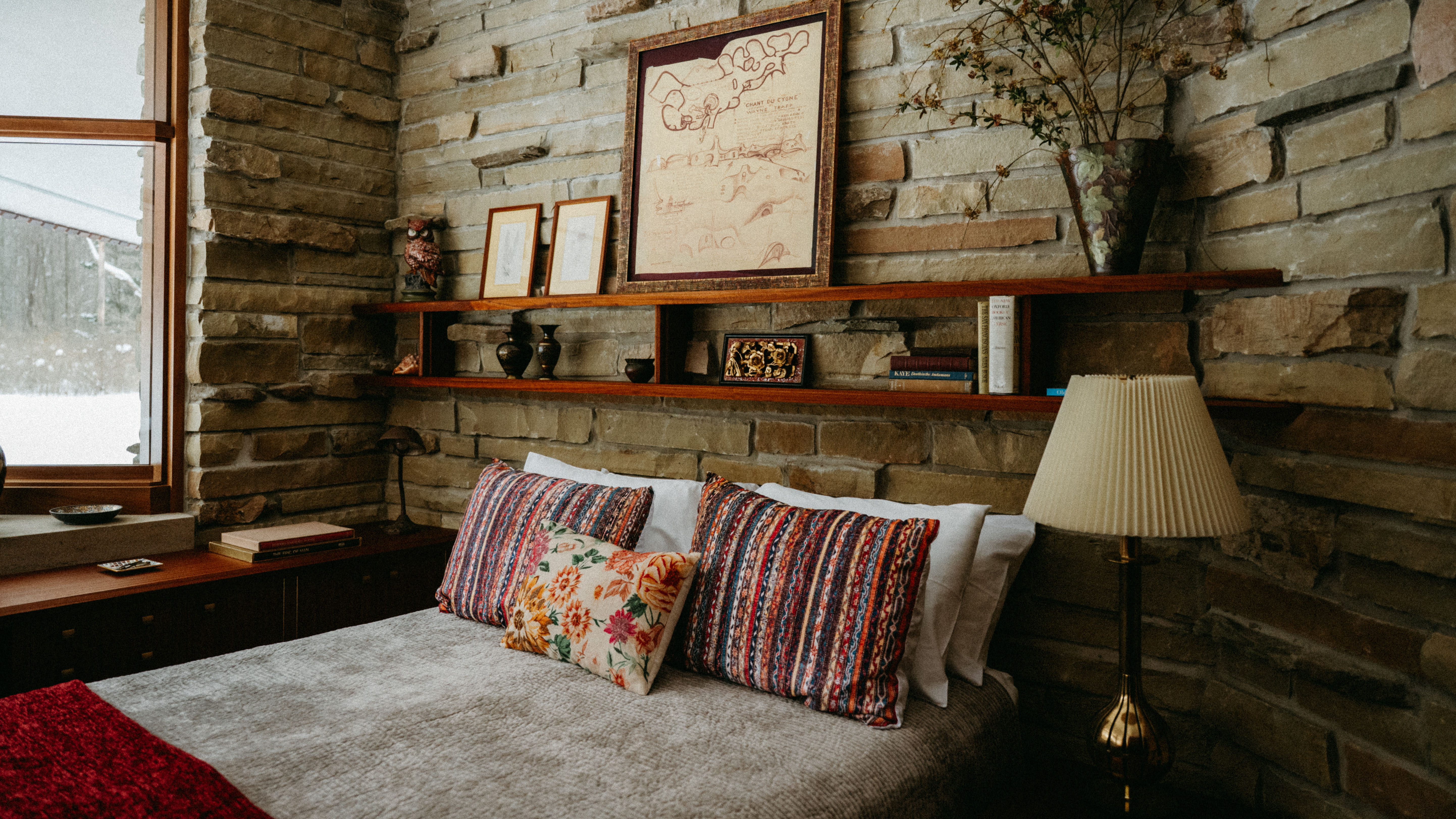 The third bedroom is situated at a corner of the house. | Photographed by Suzuran Photography