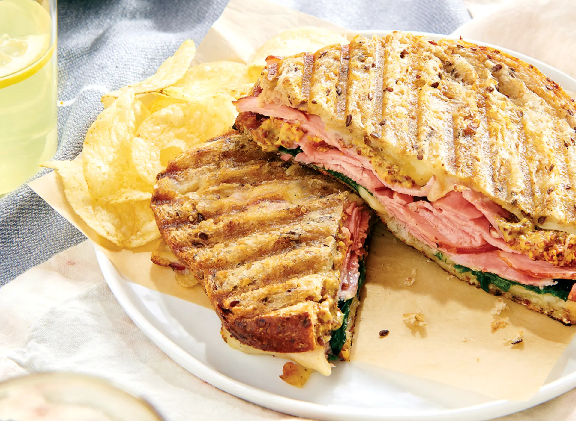 luna bakery cafe sandwich month