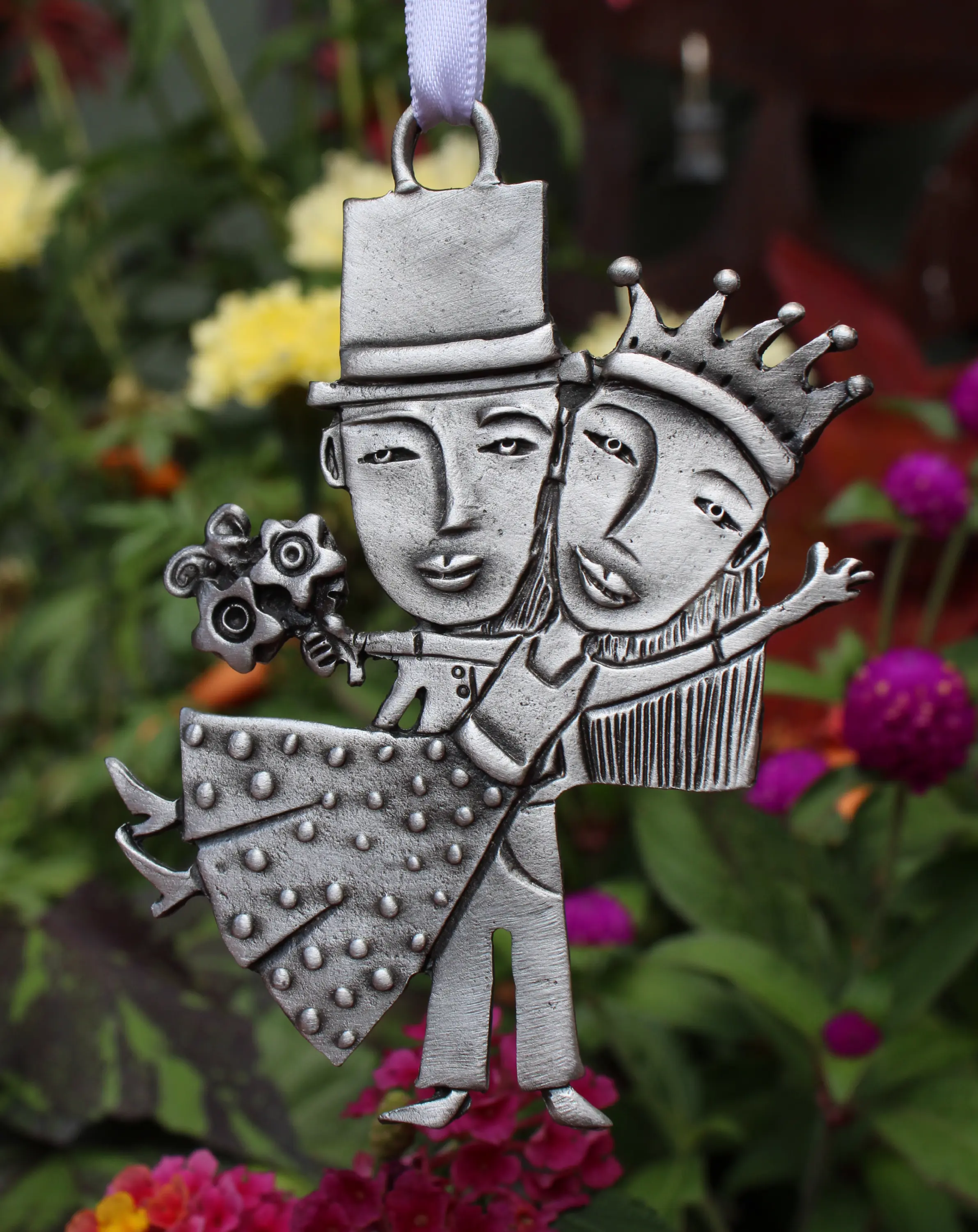 A Wedding Gift for Taylor Swift and Travis Kelce Brings Attention to Akron Artist