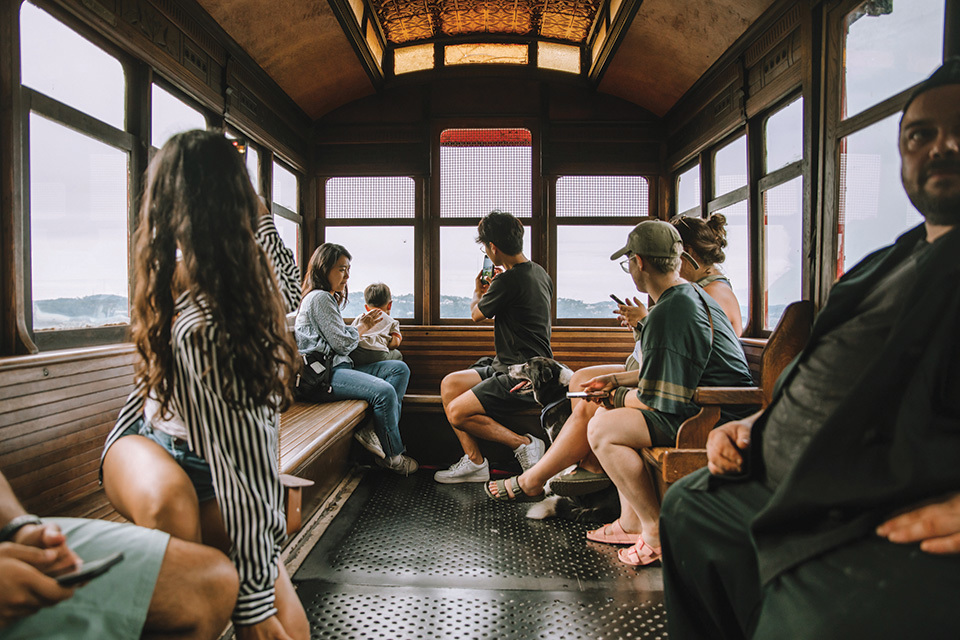 People on Duquesne Incline in Pittsburgh (photo courtesy of Visit Pittsburgh, Julie Kahlbaugh)